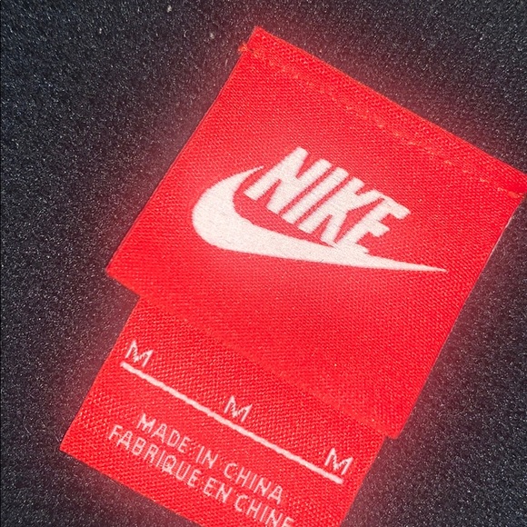 NIKE WOMENS TRACK BOMBER - Picture 3 of 3